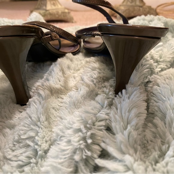 Ann Taylor Bronze Strappy Heels - Like New - Picture 6 of 9